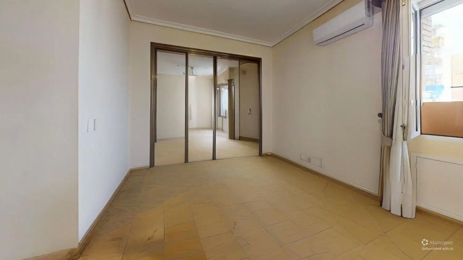Flat for sale in Sevilla  with Air Conditioner, Heating and Terrace