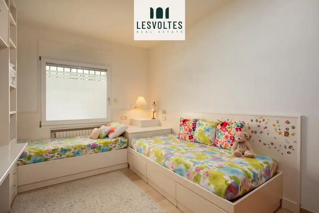 Habitación de Casa o chalet en venta en La Bisbal d'Empordà con Aire acondicionado, Calefacción y Jardín privado