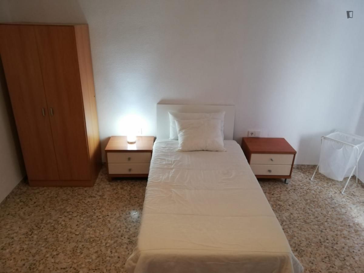 Bedroom of Apartment for share in  Valencia Capital  with Furnished, Washing machine and Microwave