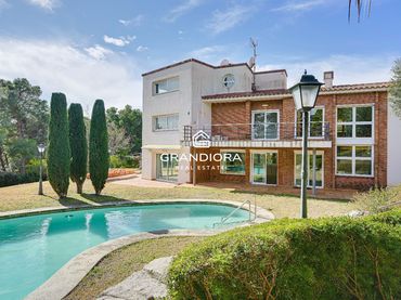 Villa con piscina in vendita a Sant Joan Bosco