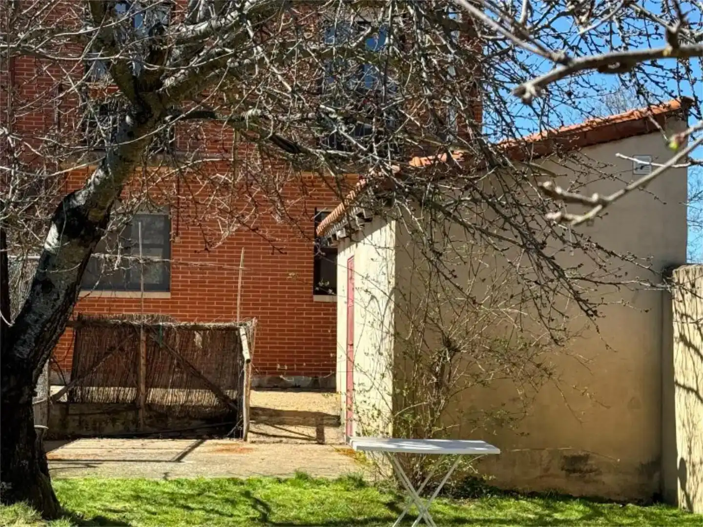 Vista exterior de Casa o chalet en venta en Luyego con Balcón