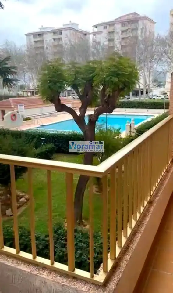 Piscina de Apartament en venda en Gandia amb Aire condicionat, Jardí privat i Terrassa