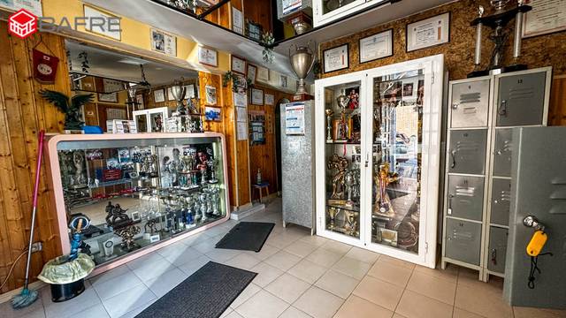 Local comercial en Venta en Calle del Río Paraná en Portazgo