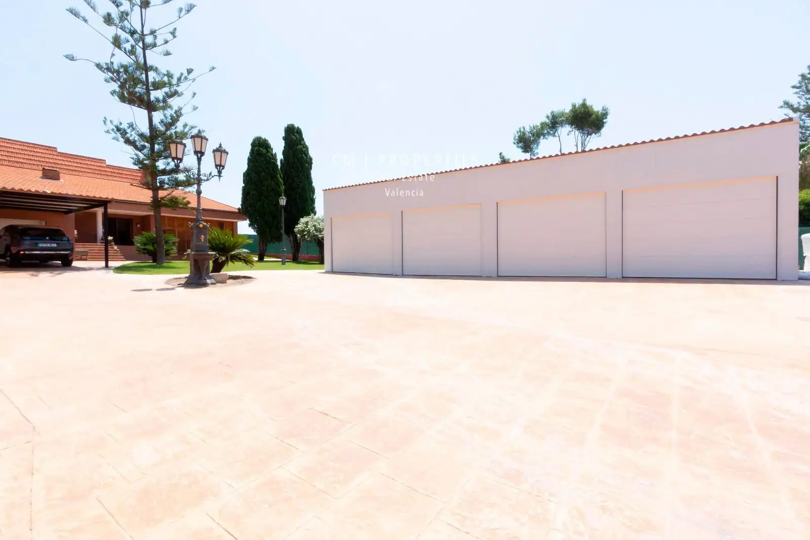 Parking de Casa o chalet en venta en Paterna con Aire acondicionado, Calefacción y Piscina