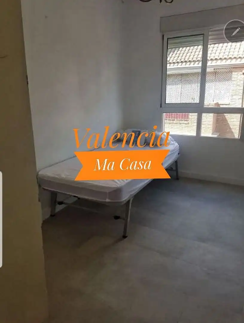 Flat with terrace to rent in Extramurs, imagen 7