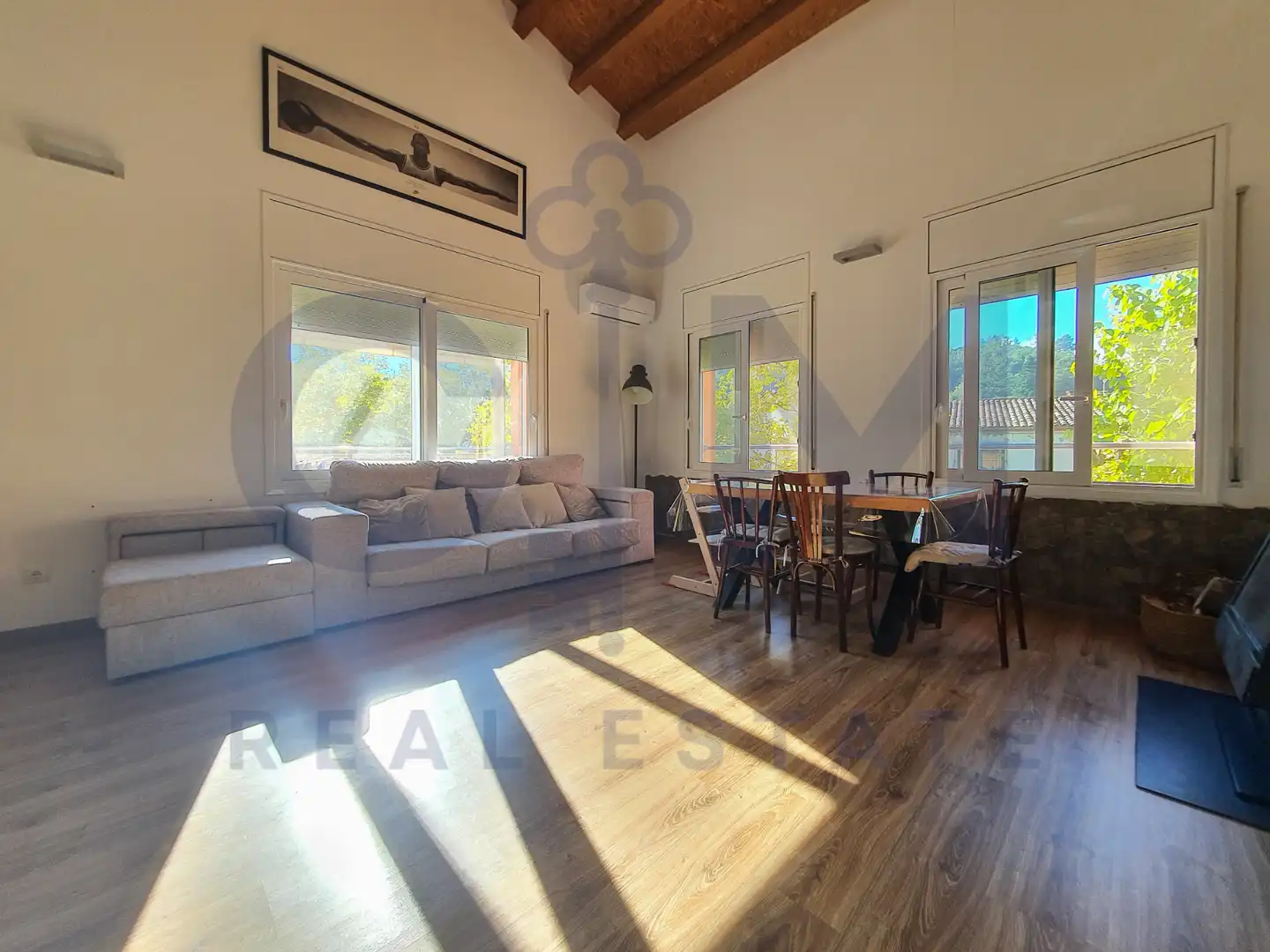 Sala de estar de Dúplex en venta en Vallgorguina, Barcelona