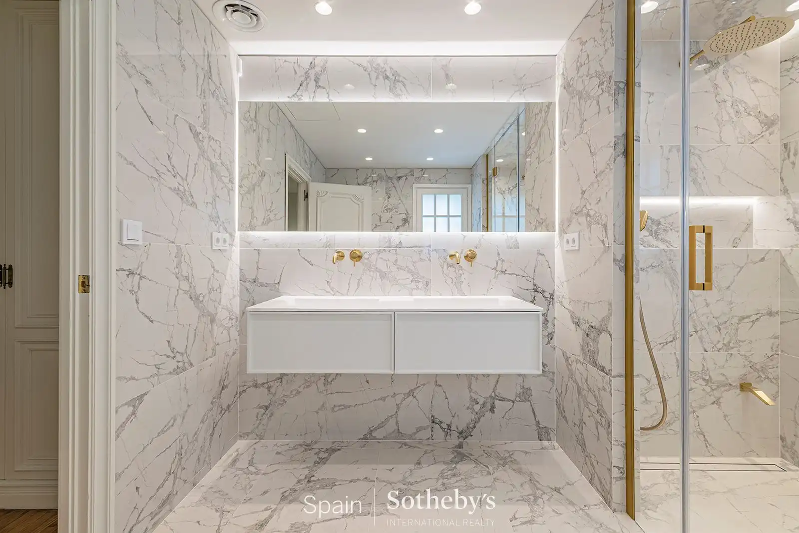 Baño de Apartamento en venta en Barcelona con Aire acondicionado, Calefacción y Terraza