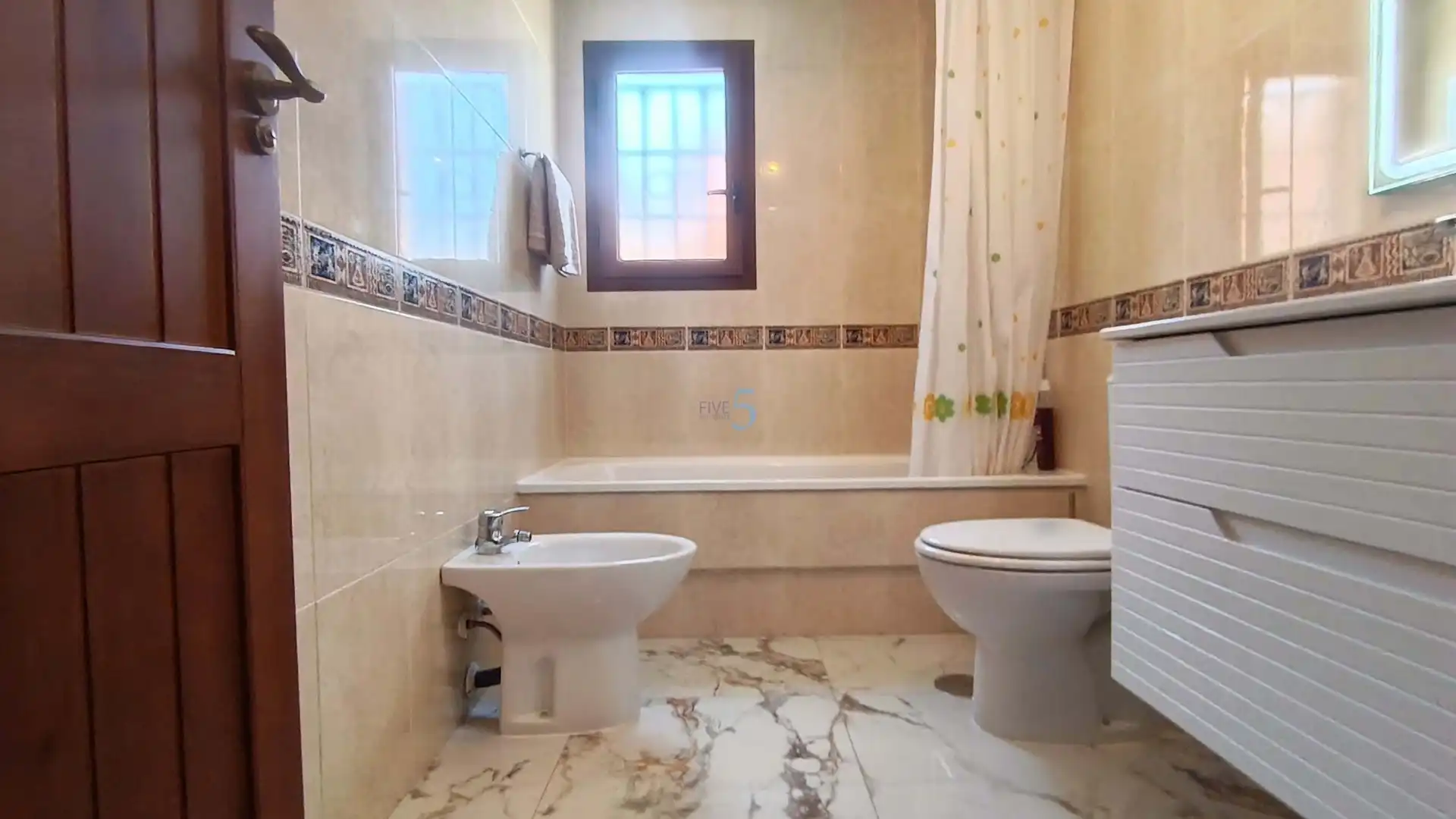 Baño de Piso en venta en Torrevieja con Aire acondicionado, Calefacción y Trastero
