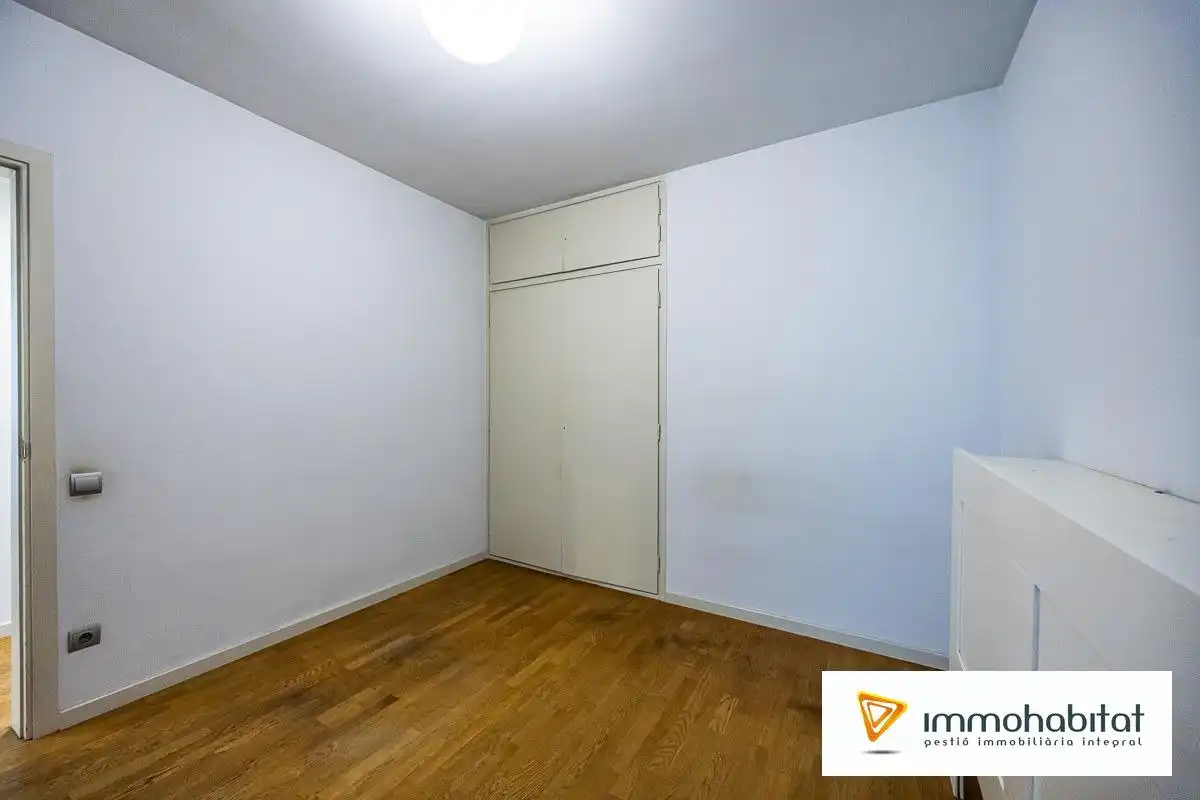 Piso en venta en Sabadell con Aire acondicionado, Calefacción y Parquet