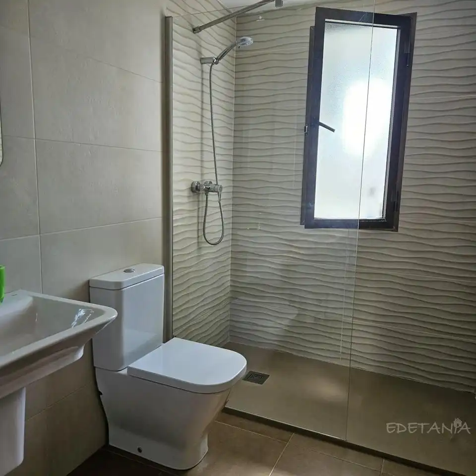 Baño de Piso de alquiler en Moncada con Aire acondicionado, Amueblado y Internet