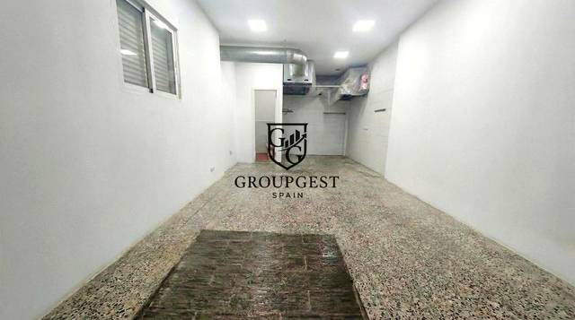 Local comercial en Alquiler en Héroe De Sostoa en Girón - Las Delicias