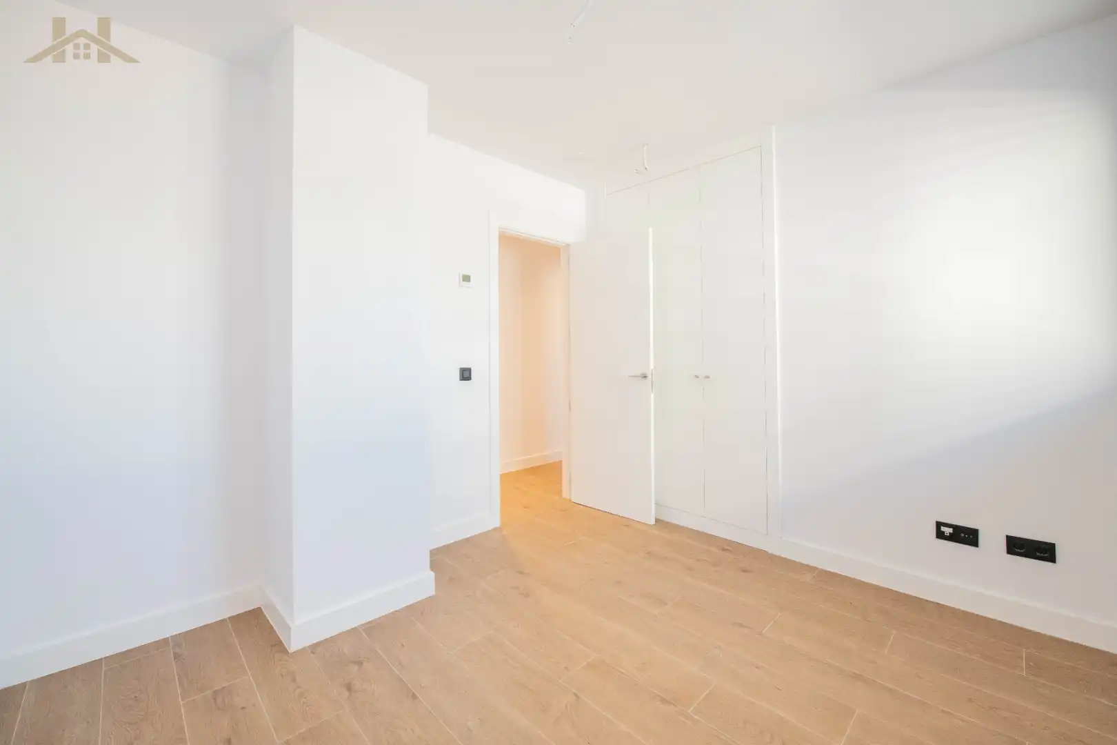 Schlafzimmer von Wohnung zum Verkauf in Tres Cantos mit Klimaanlage, Heizung und Terrasse