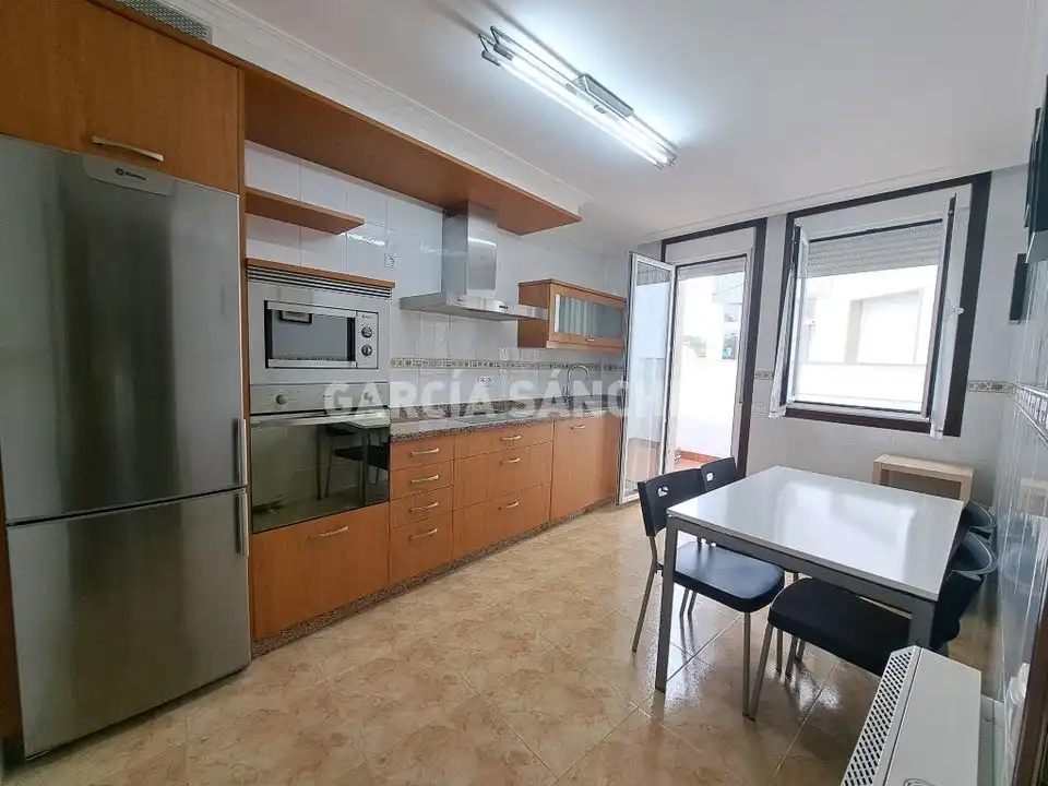 Cocina de Apartamento en venta en Boiro con Calefacción, Amueblado y Horno