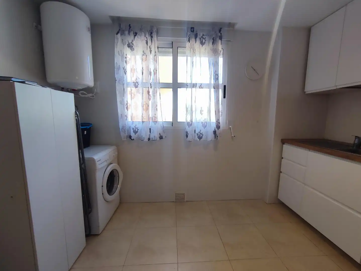 Cuina de Apartament de lloguer en Murcia amb Terrassa, Traster i Balcó