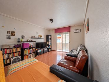 Wohnung mit Balkon zum Verkauf in Calle Vara de Rey