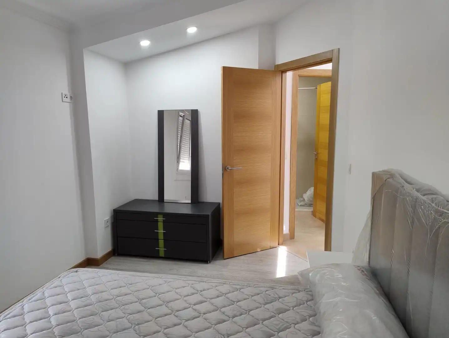 Bedroom of Flat for rent in Santiago de Compostela   with Heating, Furnished and Oven