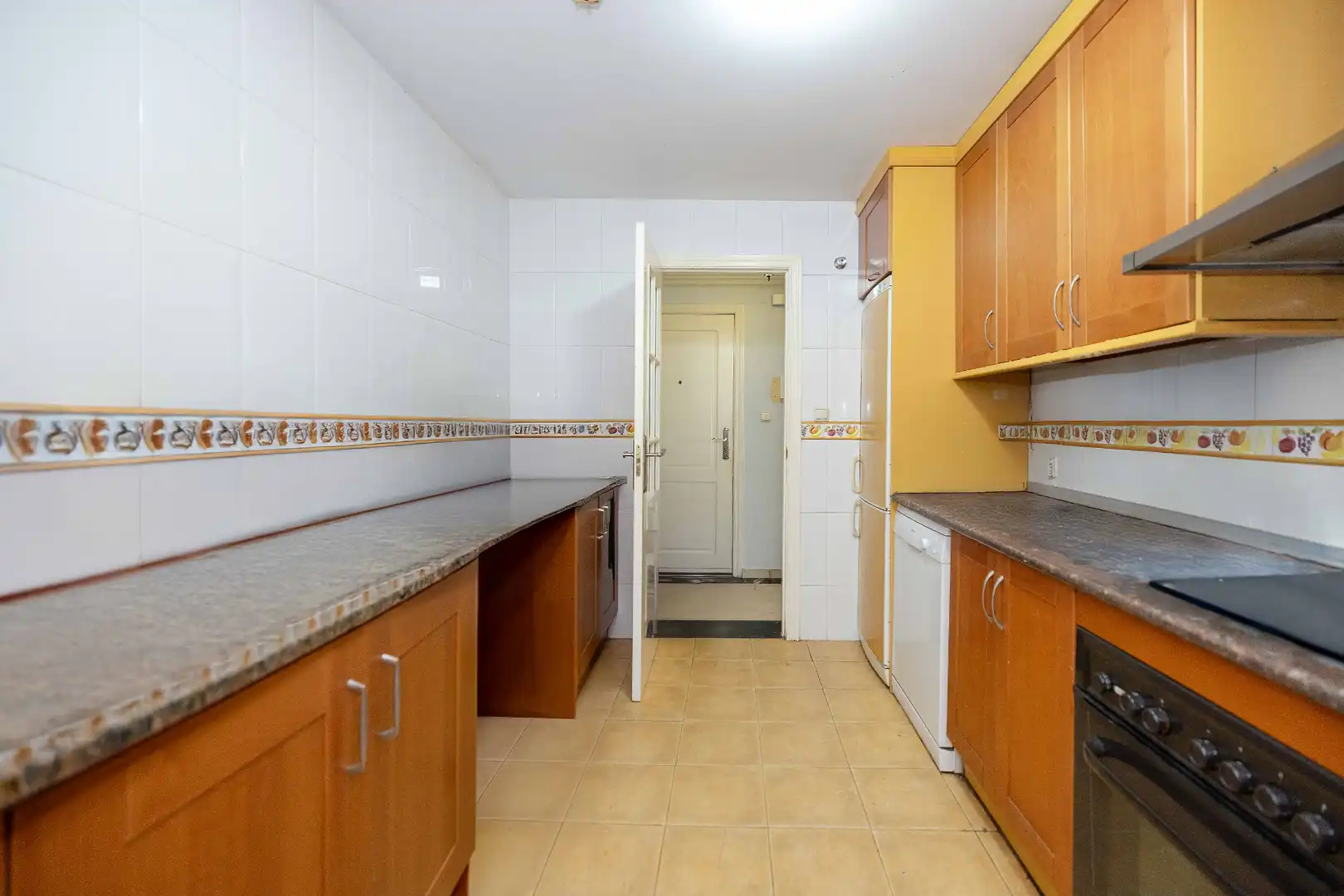 Cuina de Pis en venda en Marbella amb Aire condicionat, Terrassa i Piscina comunitària
