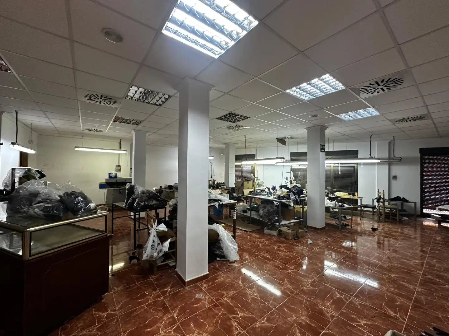 Buildings for sale in Llombai