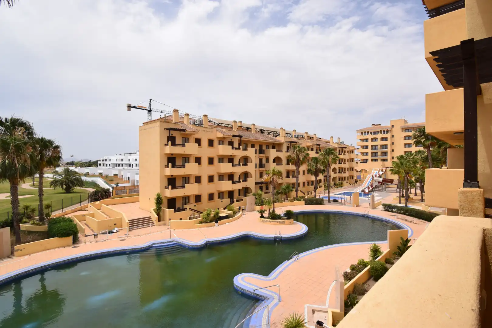Schwimmbecken von Wohnungen zum Verkauf in Los Alcázares mit Klimaanlage, Heizung und Terrasse