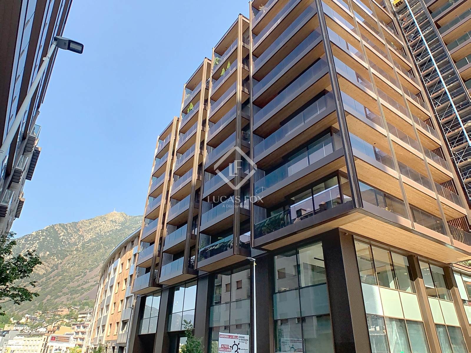 Vista exterior de Ático en venta en Escaldes – Engordany con Calefacción, Parquet y Terraza