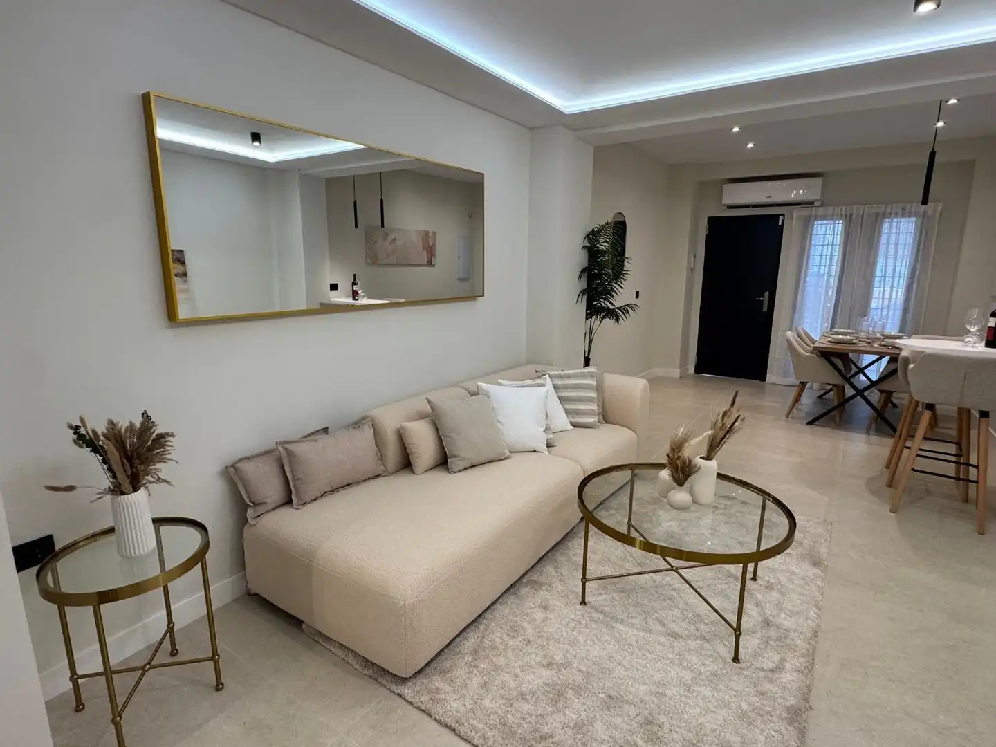 Sala d'estar de Casa o xalet en venda en Sevilla amb Terrassa