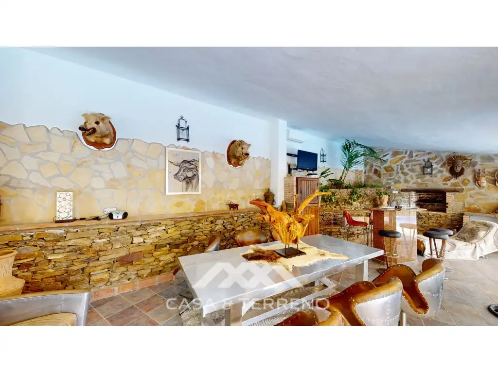 Houses for sale in Sayalonga  with Air Conditioner, Private garden and Terrace
