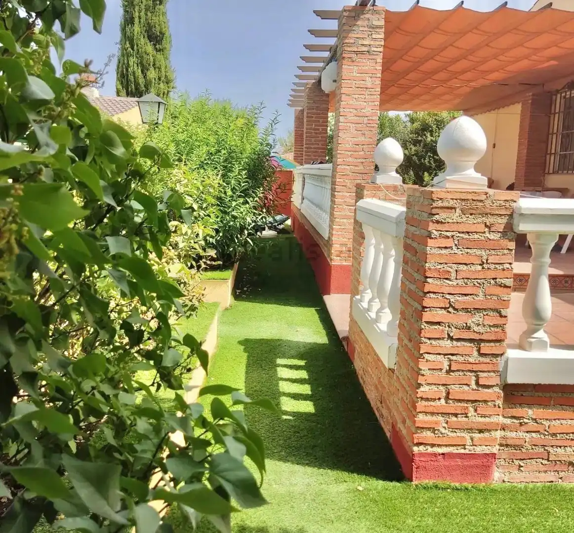 Garden of Houses for sale in Jaén  with Air Conditioner, Heating and Private garden