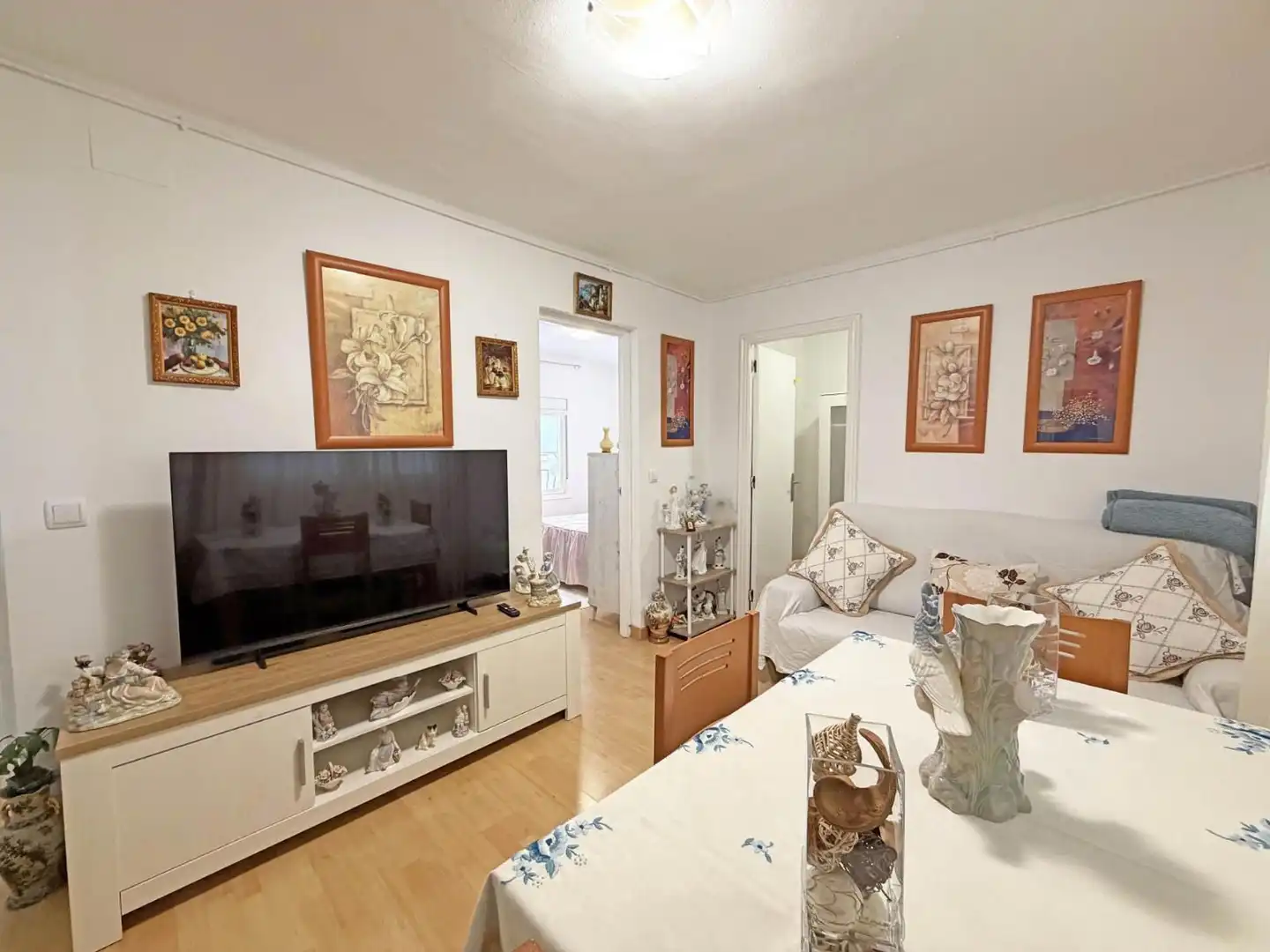 Living room of Flat for sale in Sabadell  with Parquet flooring