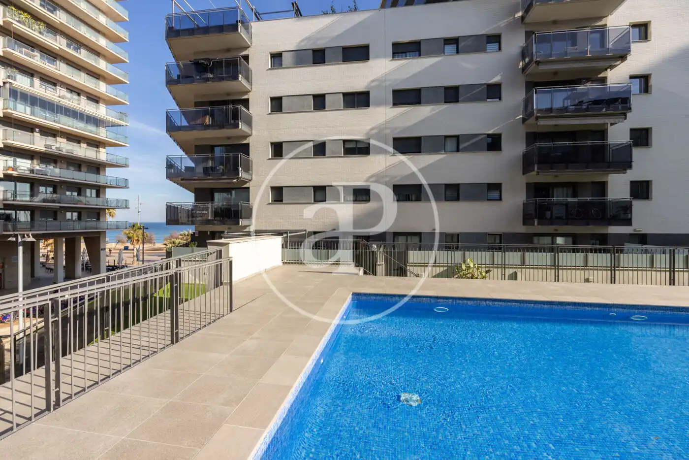 Piscina de Piso en venta en Badalona con Aire acondicionado, Calefacción y Jardín privado