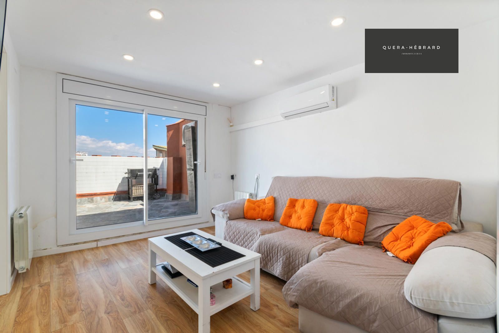 Living room of Attic for sale in Barberà del Vallès  with Air Conditioner, Heating and Parquet flooring