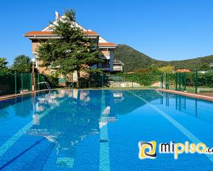 Piscina de Pis en venda en Santoña amb Calefacció i Piscina