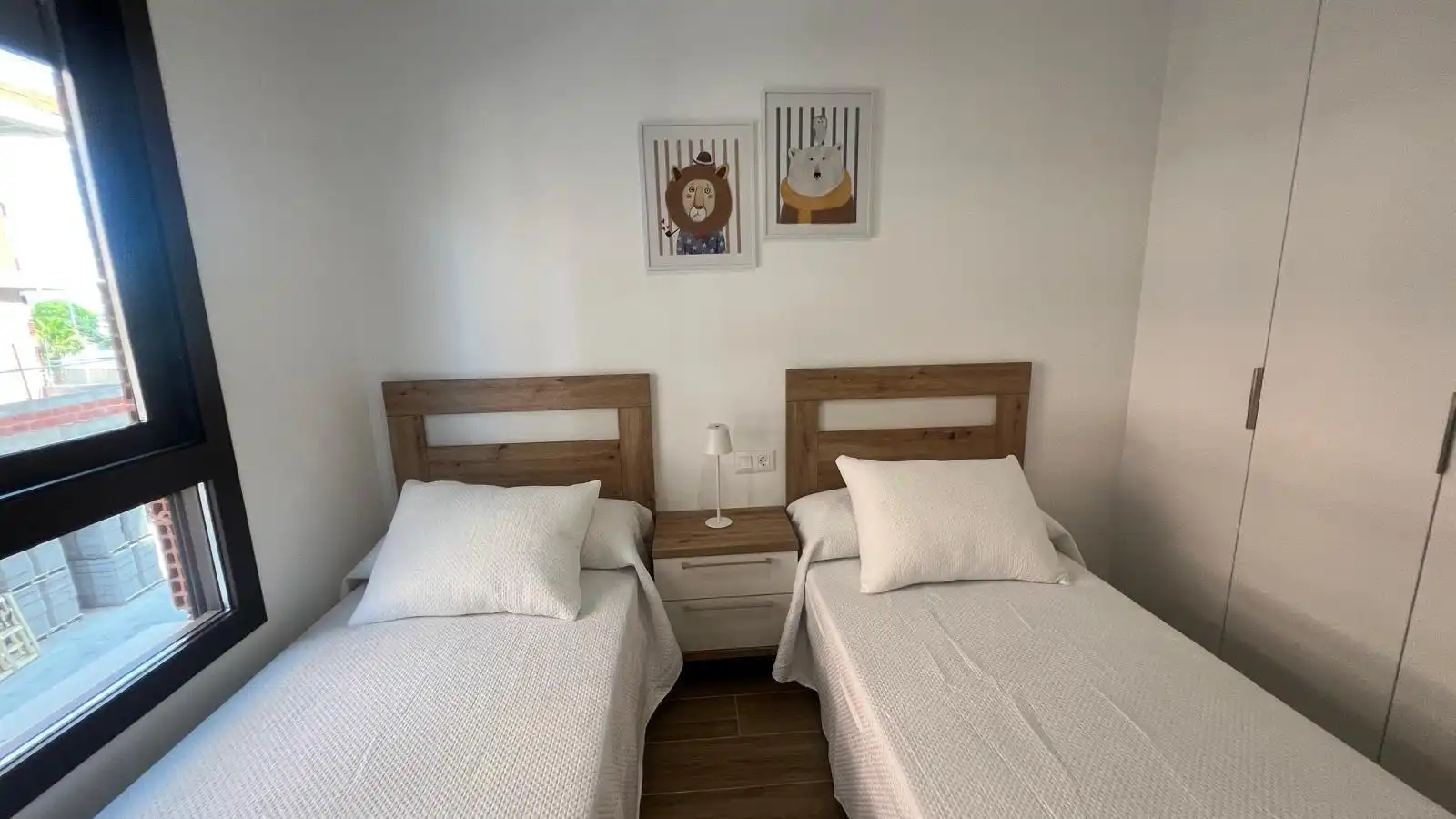 Habitación de Piso en venta en Castellón de la Plana / Castelló de la Plana con Aire acondicionado, Terraza y Trastero