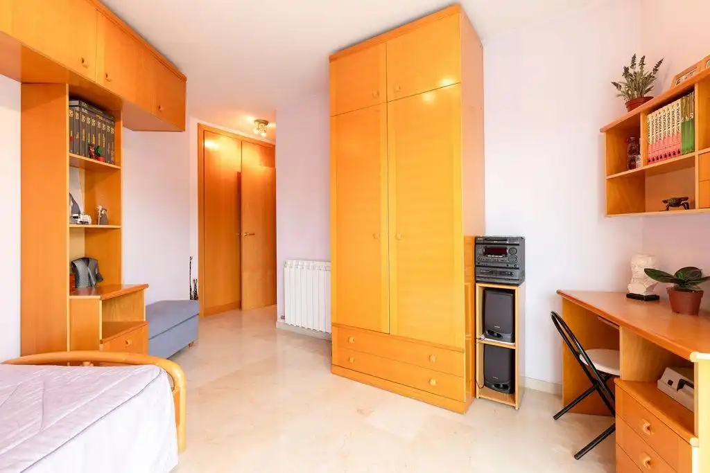 Bedroom of Flat for sale in Centre