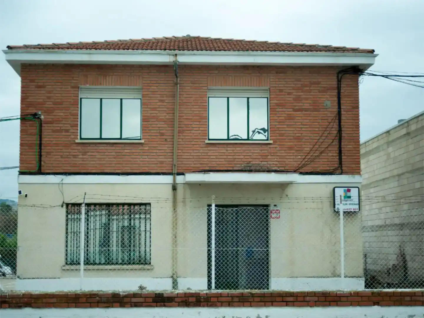 Außenansicht von Büro zur Miete in Estación - Los Manantiales
