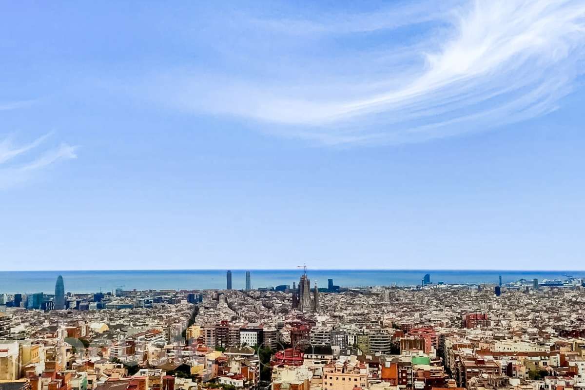 Außenansicht von Wohnung zum Verkauf in  Barcelona Capital mit Klimaanlage, Terrasse und Möbliert