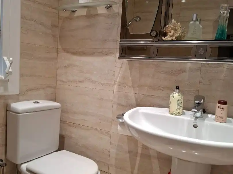 Badezimmer von Wohnung zum Verkauf in  Barcelona Capital mit Klimaanlage und Balkon