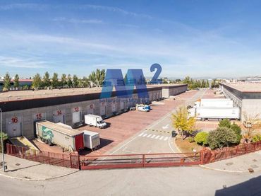 Industrial building to rent in de cañada