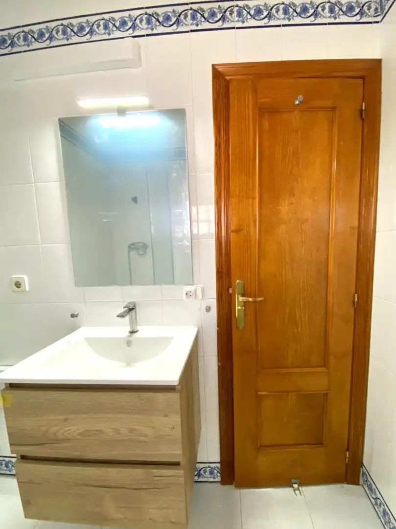 Bathroom of Houses for rent in Torrevieja  with Air Conditioner, Terrace and Furnished