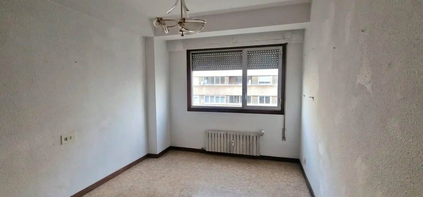 Habitación de Piso en venta en Zaragoza con Calefacción, Terraza y Trastero