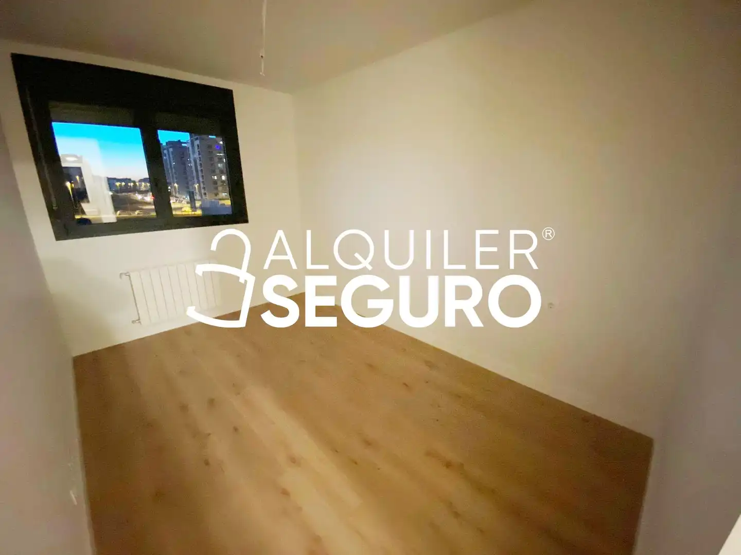 Bedroom of Flat for rent in Madrid  with Air Conditioner, Heating and Terrace
