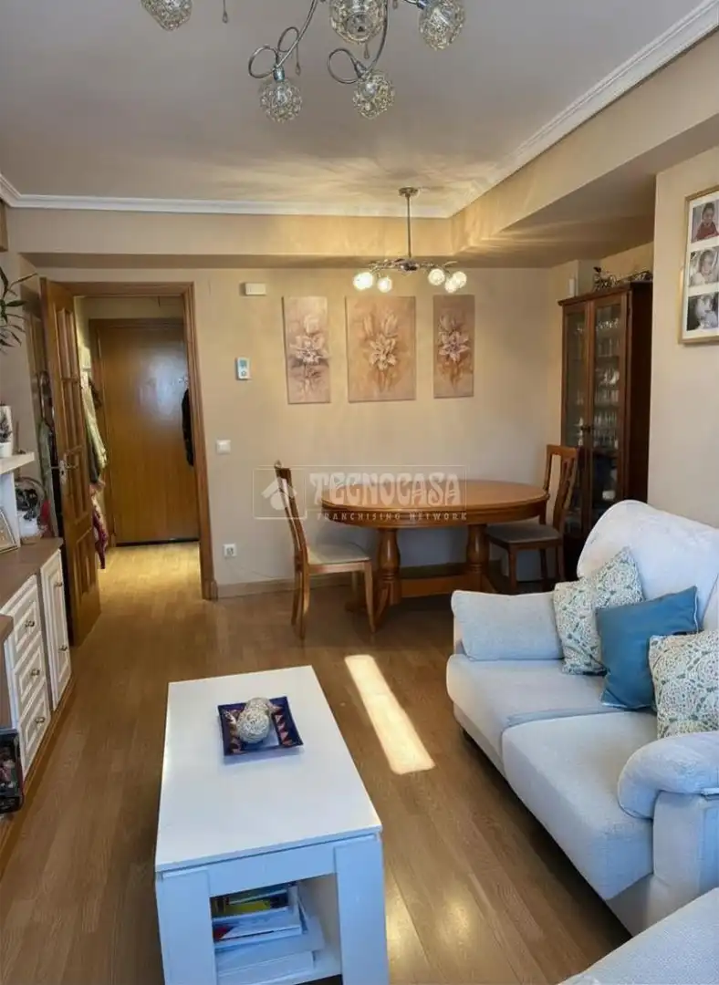Sala d'estar de Pis en venda en Madrid amb Calefacció i Terrassa
