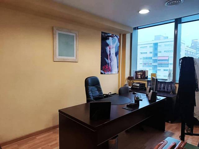 Oficina en Venta en De Les Corts Catalanes en La Bordeta