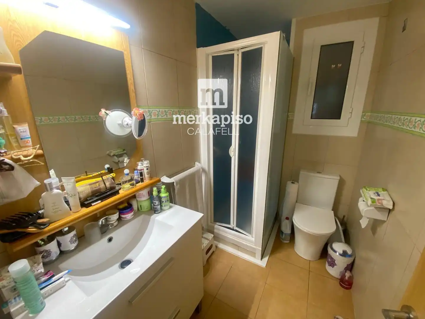 Baño de Piso en venta en Cunit con Terraza, Amueblado y Alarma