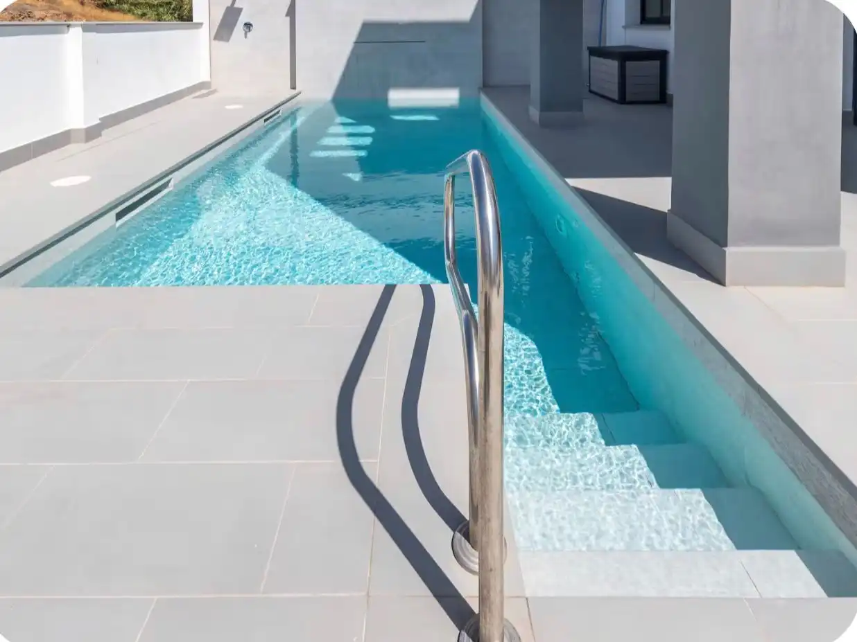 Piscina de Casa o xalet en venda en Avda Pescia - Ctra de Frigiliana