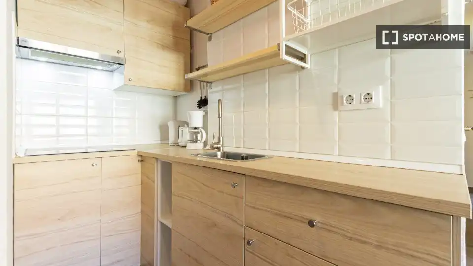 Kitchen of Flat for rent in Madrid  with Air Conditioner, Heating and Furnished