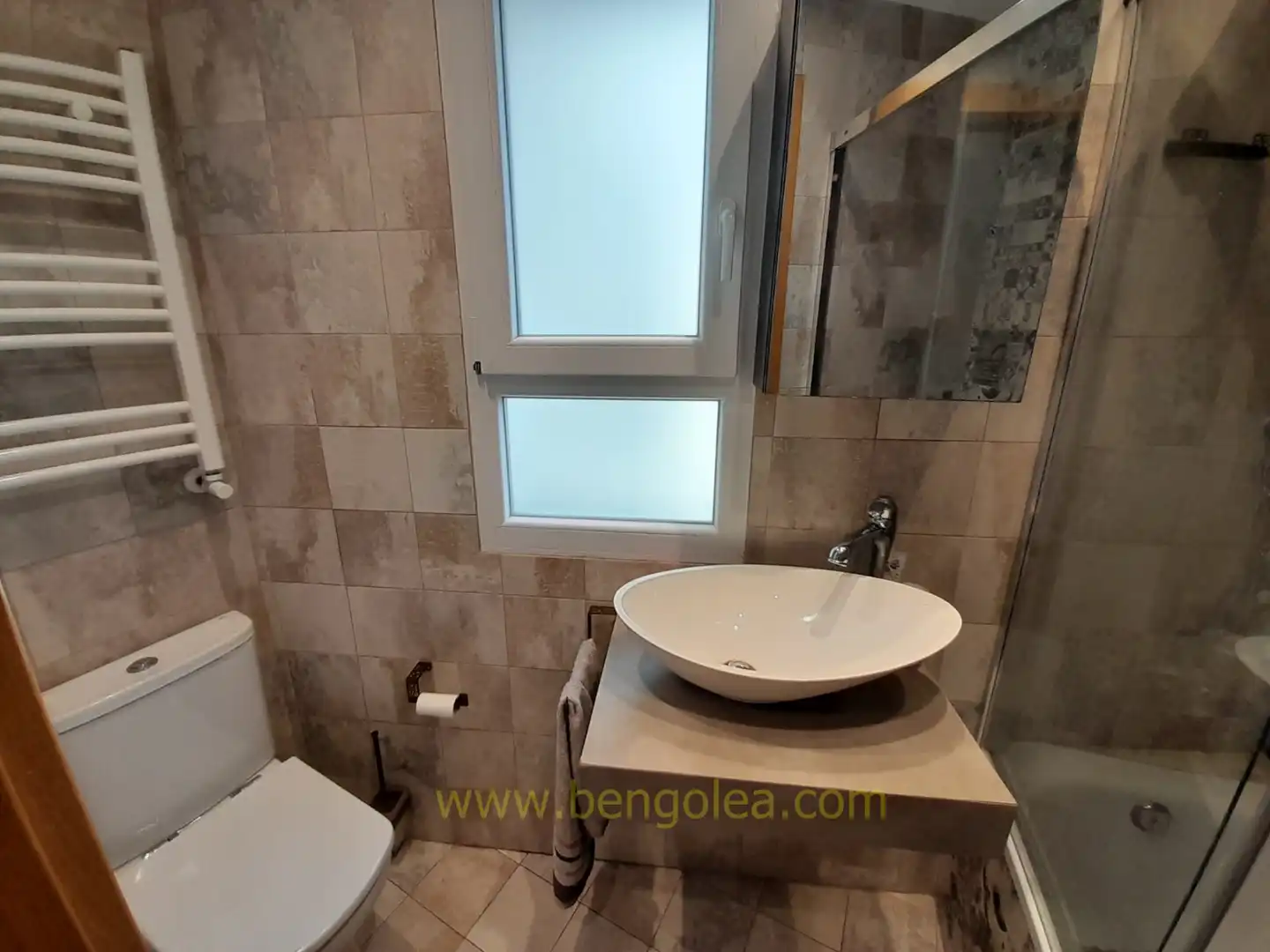 Badezimmer von Wohnung zum Verkauf in Barakaldo  mit Heizung, Terrasse und Möbliert