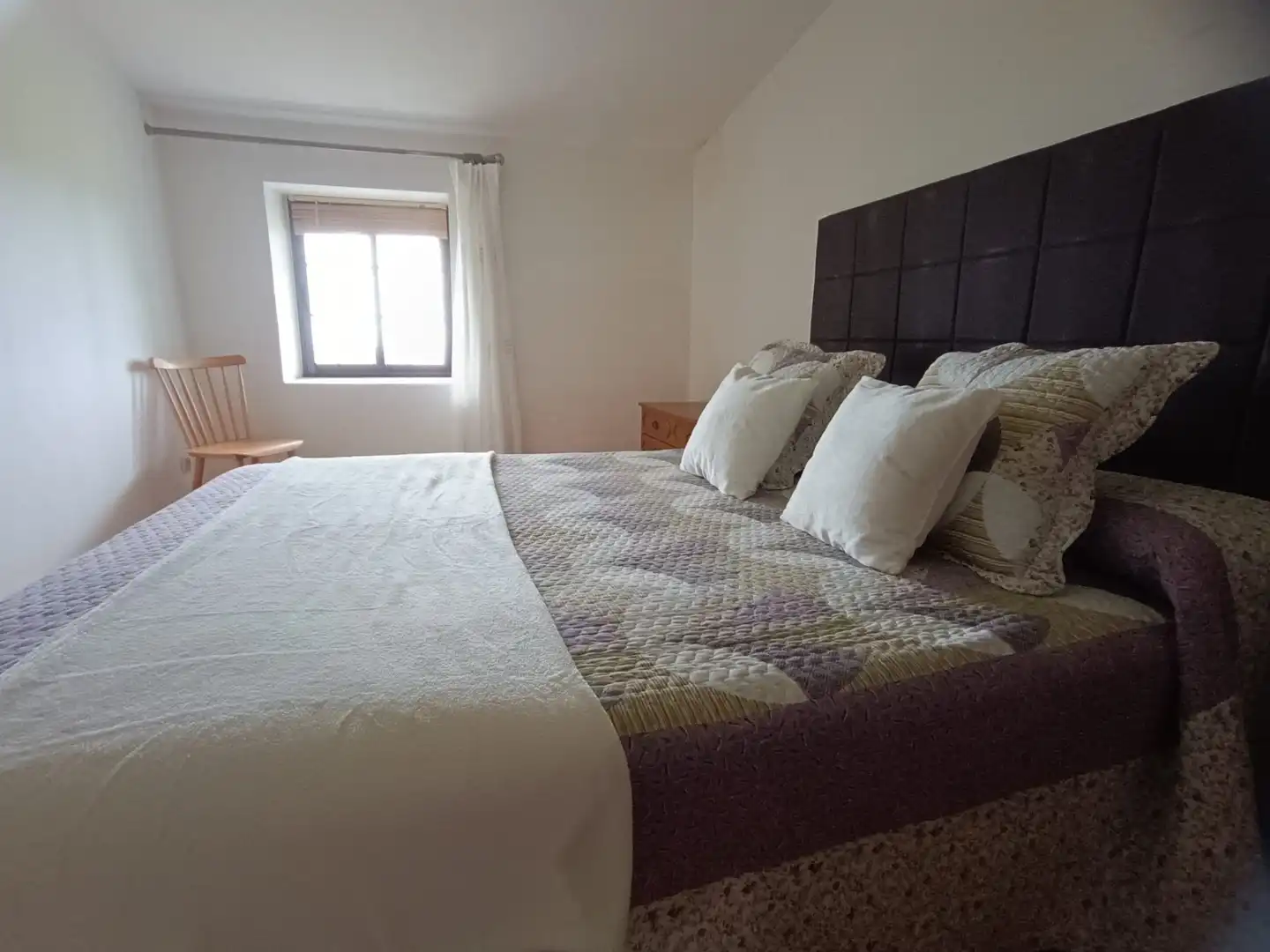 Schlafzimmer von Einfamilien-Reihenhaus zum Verkauf in Valdáliga mit Heizung, Abstellraum und Balkon
