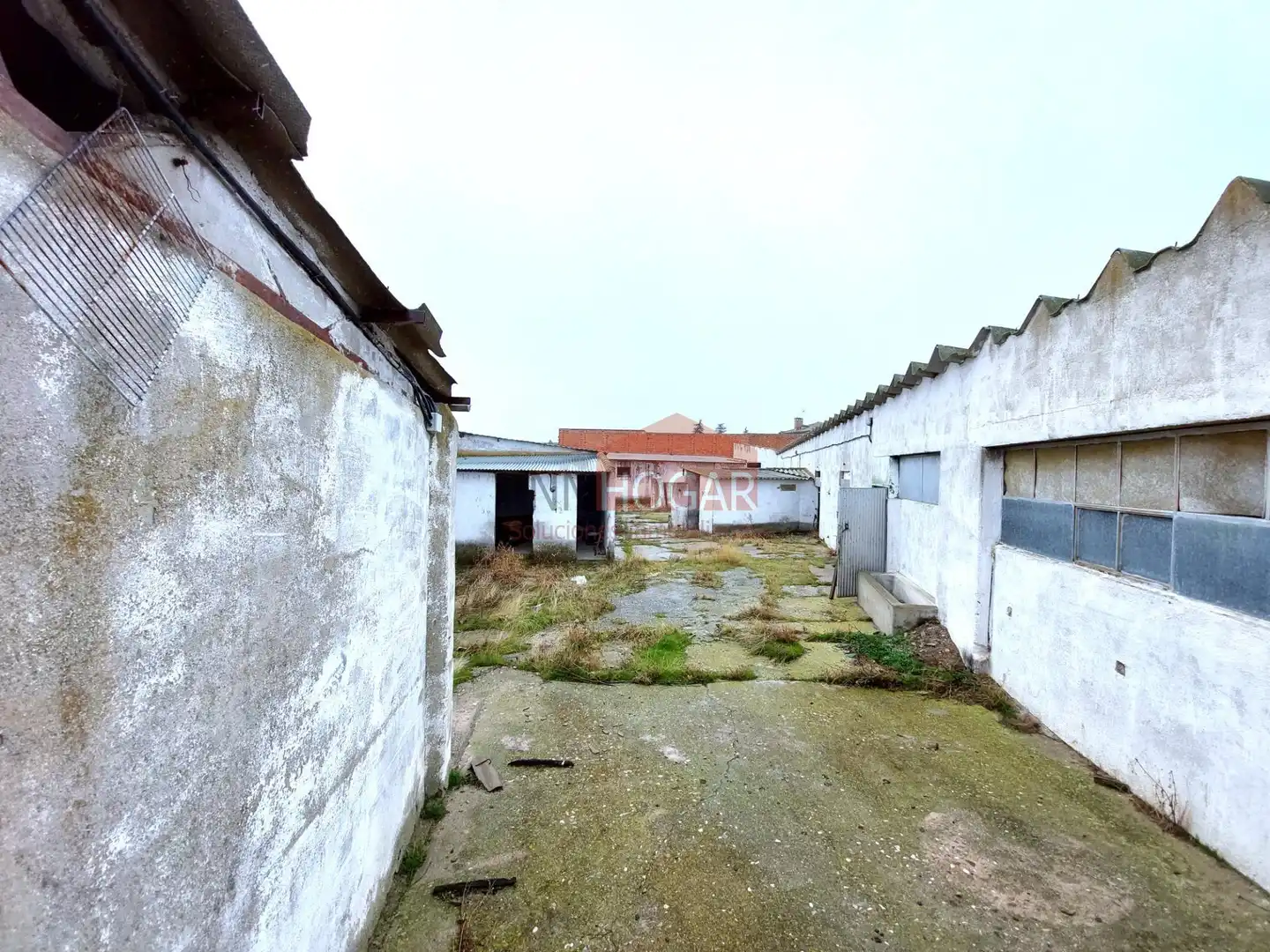 Industrial buildings for sale in Adanero