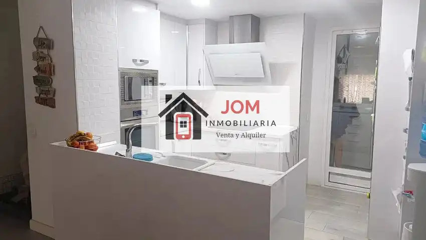 Piso con terraza en venta en Feria, imagen 3