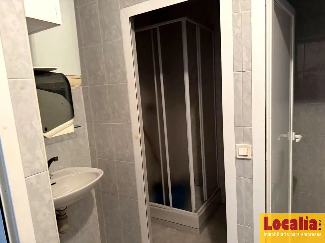 Baño de Nave industrial de alquiler en Santoña